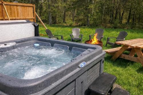 Nature Chalet with Private Spa & Firepit