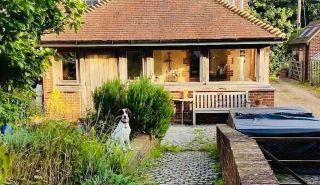 Nature Charm & Fruit Delights, multi-generation celebratory home -Try, Relax, Repeat - Sellindge