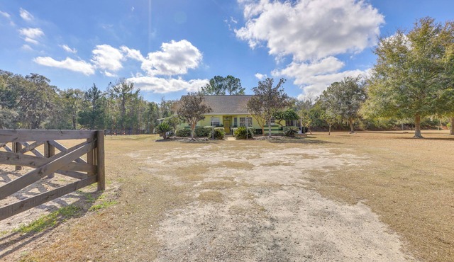 Nature Coast Farmhouse w/Screened-In Porch!