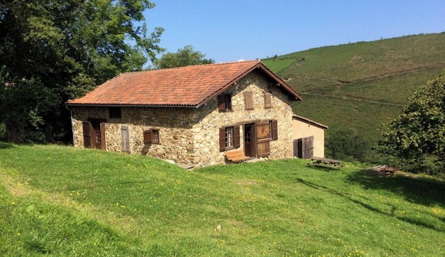 Nature & Détente, le Combo de vos Vacances au Coeur de la Montagne Basque !