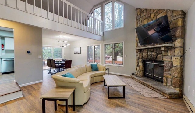 Nature Embrace 4BR Cottage w/Lake Harmony Views