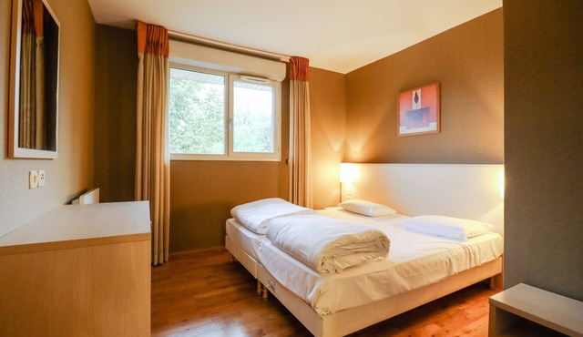 Nature Escape with Balcony – Relax & Explore Top Local Attractions Nearby