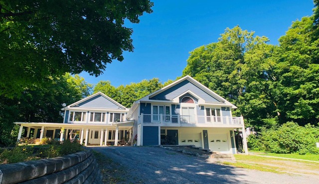 Nature Escape guesthouse, minutes from Ottawa, in heart of the Gatineau Park