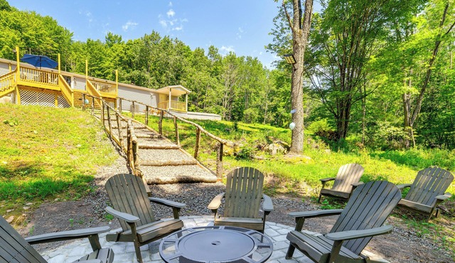 Nature Escape in Unadilla: Modern Home w/2 Decks