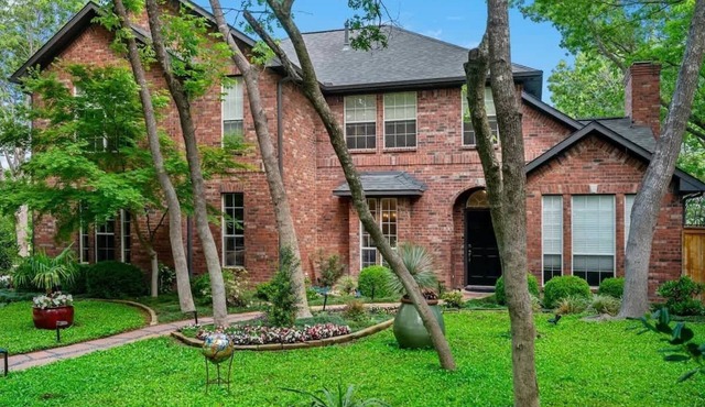 Nature Escape! Pond, Trails Luxe 5BR on 3.5 Acres!