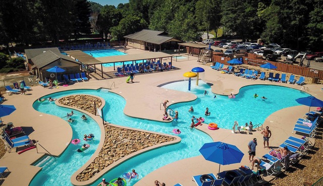 Nature Escape w/Resort Amenities, Sleeps 4