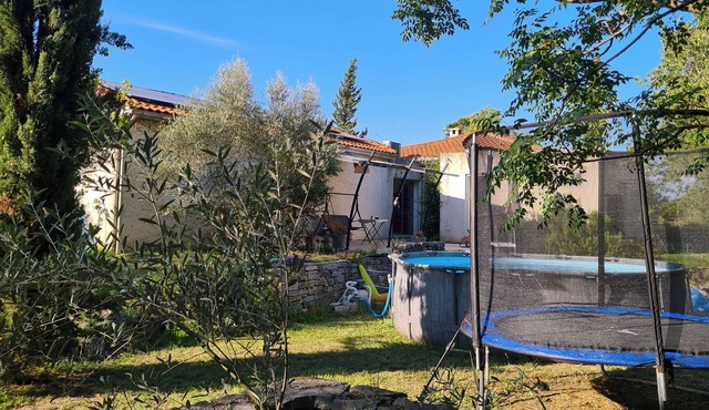 Nature et Baignades au Nord de Lhérault Pour 6 Personnes