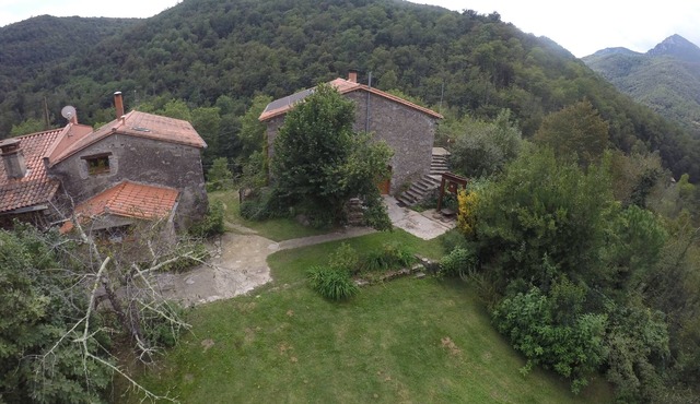Nature lovers, rivers, above-ground pool, near Céret,