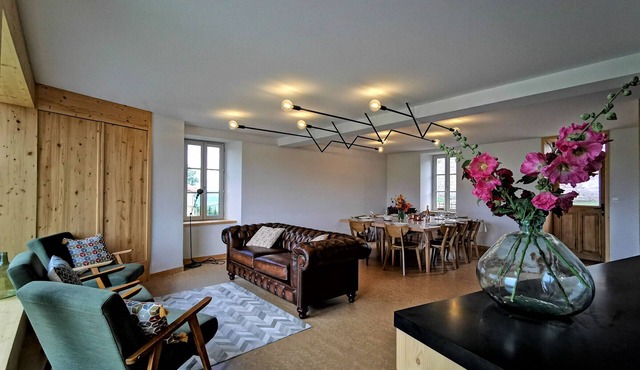 Nature Retreat: Cozy Cottage with Panoramic Views, Perfect for Family & Friends Near Lyon & Clermont-Ferrand