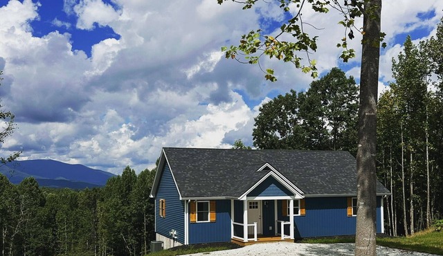 Nature getaway; beautiful Mountain Views, close to rivers, breweries & wineries.