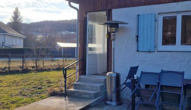 Nature getaway: cottage with grounds