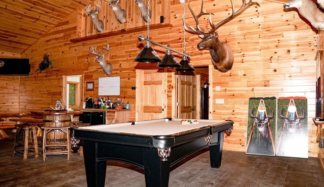 Nature Lovers Get Away! Large groups, Ski, Golf, Hike, Snowmobile, Atv