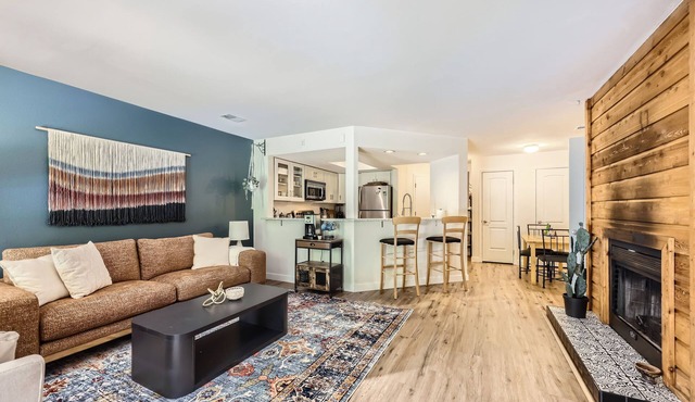 Nature Meets the City: Spacious & Elegant 1-BDR
