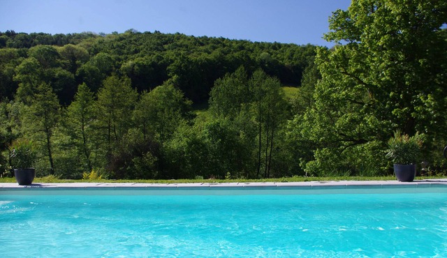 Nature, peace and quiet, heated private swimming pool not overlooked