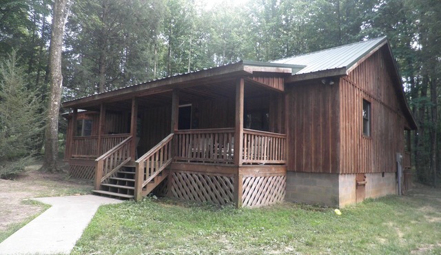 Nature & Privacy with Hot Tub, Fireplace, Firepit & Local outdoor activities!