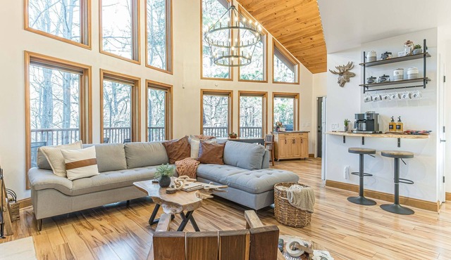 Nature Retreat - Dream Cabin in Helen, GA