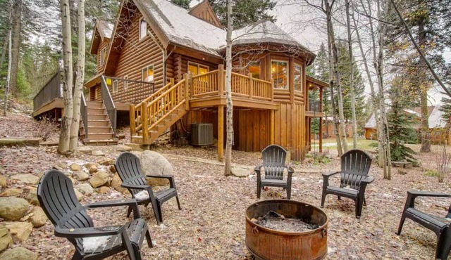 Nature's Delight, Family-Friendly Cabin w/ Private