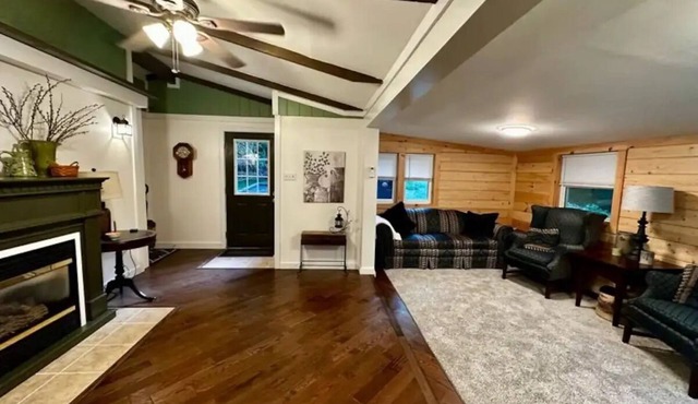 Nature's Grove Cabinnn