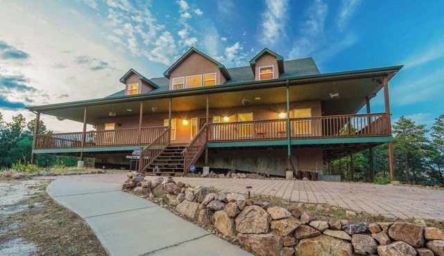 Nature's Oasis, 4BD Ranch Retreat, Hot tub!