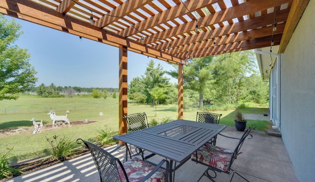 Nature's Paradise: Rustic Retreat in Wisconsin!