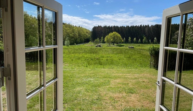 Nature's pearl: Quiet country house surrounded by fantastic nature