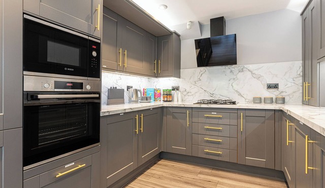 Nature's Serenade:3BR Classic Home-Jacuzzi & Sauna