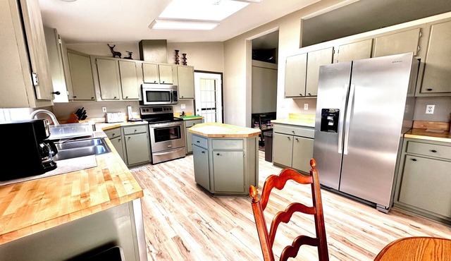 Nature’s Country Retreat & Event Centernn