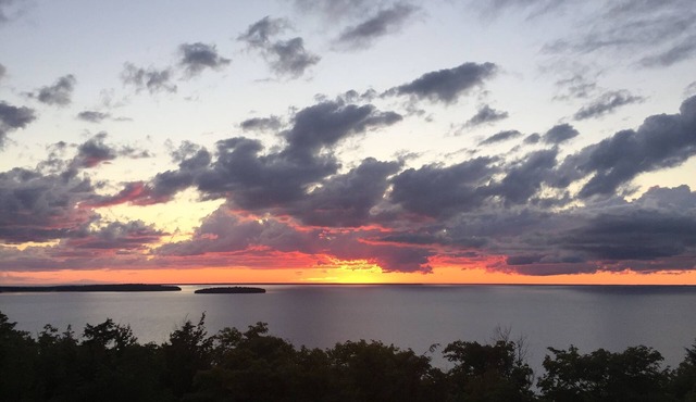 Natures Window Stunning Bluff View of Green Bay