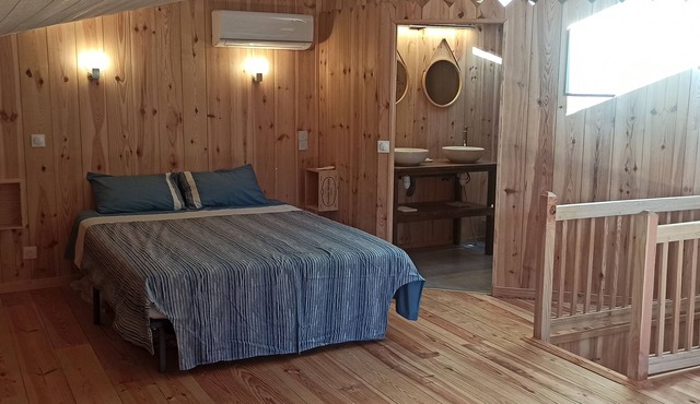 Naturist room with swimming pool. Near Bassin dárcachon, Cap-Ferret, Médoc