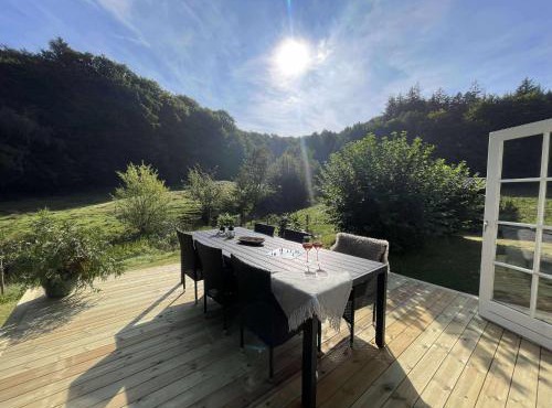 Naturperle midt i skoven, ved sø og eng