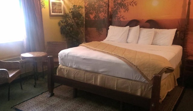 Naugatuck Motor Lodge