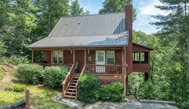 Naughty Pines | 1 BR/Loft/2 BA/Sleeps 6