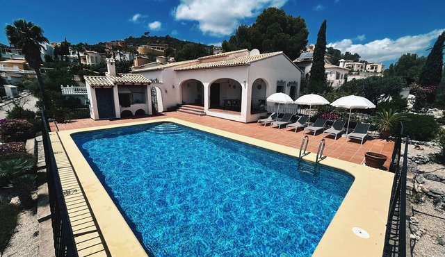 nAuthentic villa with stunning mountain views