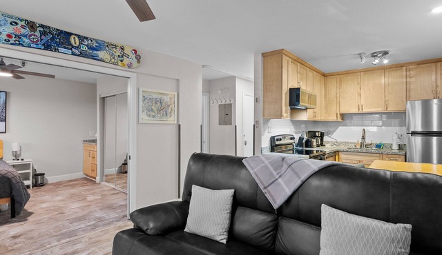 Nauti Lodge - Restaurants, bus, pool, hot tub, covered optional parking