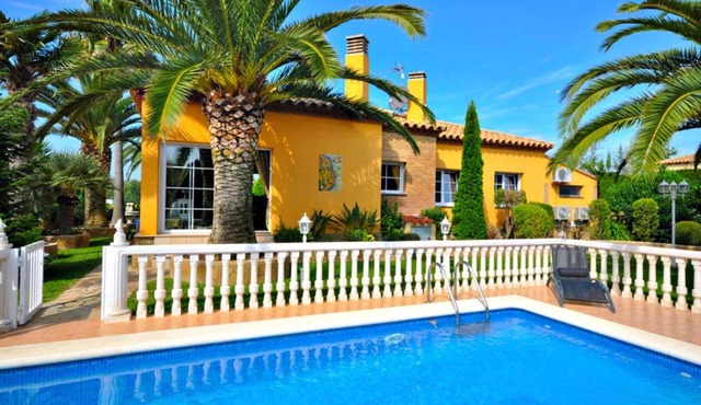 Nautic 13 Casa con jardin y piscina