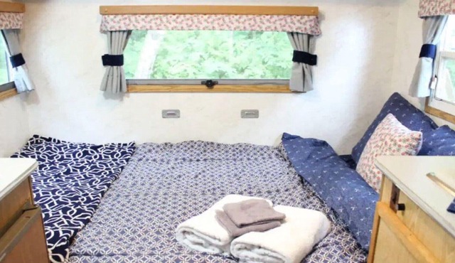 Nautical Cozy camper trailer on Lake Simcoe