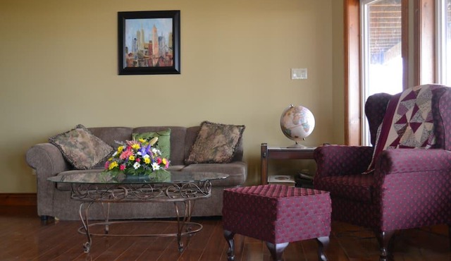 Nautical Retreat & Rentals-Beautiful Bayfield Apartment