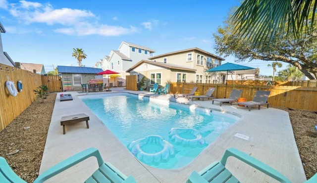 Nautical Rose: Large Pool, Hot Tub, Fire Pits,16+