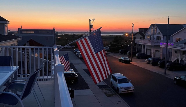 Nautical SIC haven: 4BR + Bonus Room in the Heart of SIC