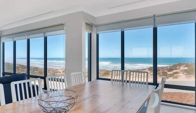 Nauticus - 82 Surfers Parade Middleton