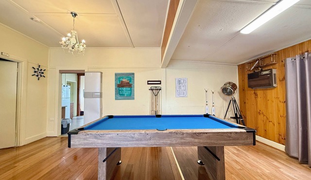 Nautique: Rustic & Charming, Walk 2 Beach & Shops