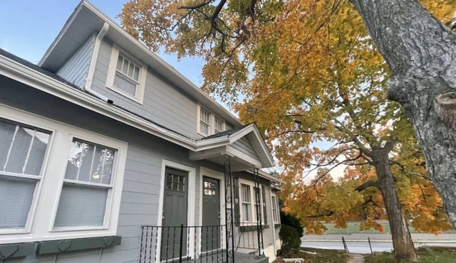Nauvoo Area Arts & Crafts Home Sleeps 18