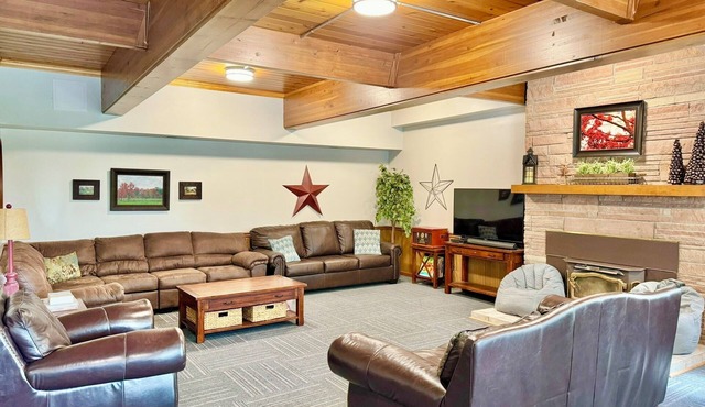 Nauvoo River Lodge-Family Reunion/Youth-Group/Young Women Camp/Young Men Camp