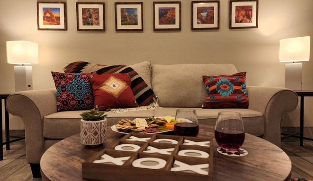 Navahouse w/Game Room, sleeps 6, by Antelope Canyon