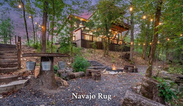 Navajo Rug-Creek/Hot Tub/Playground/Firepit/Swing Bed/Grill/Pet Friendly