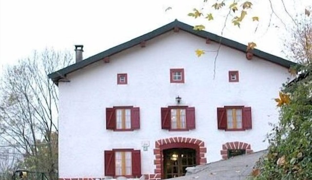 Navarlaz House for 13 people