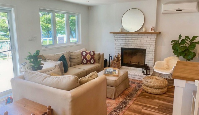 Navigable Lakefront Chalet