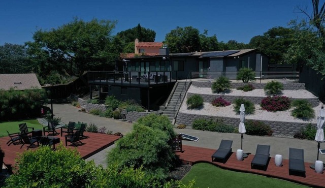 Navigate Stays Unforgettable Retreat w/ Mini-Golf