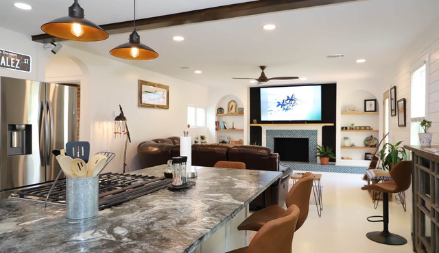 Navy Point Home and game room, near NAS & downtown