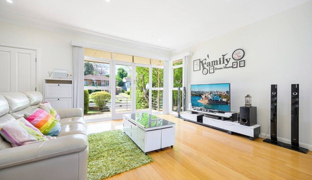 nBaulkham HIlls near Woolworths 4Br with big yard